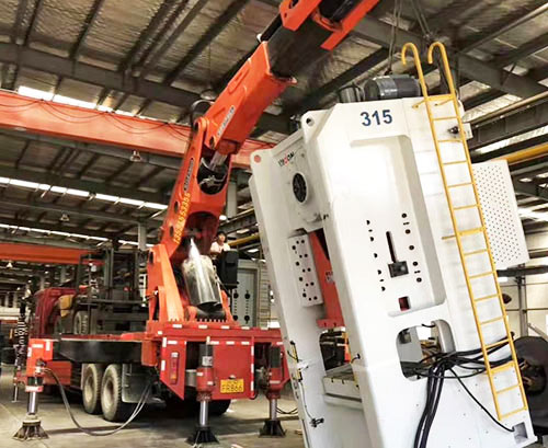 麻涌镇附近随车吊出租，轻松解决运输难题